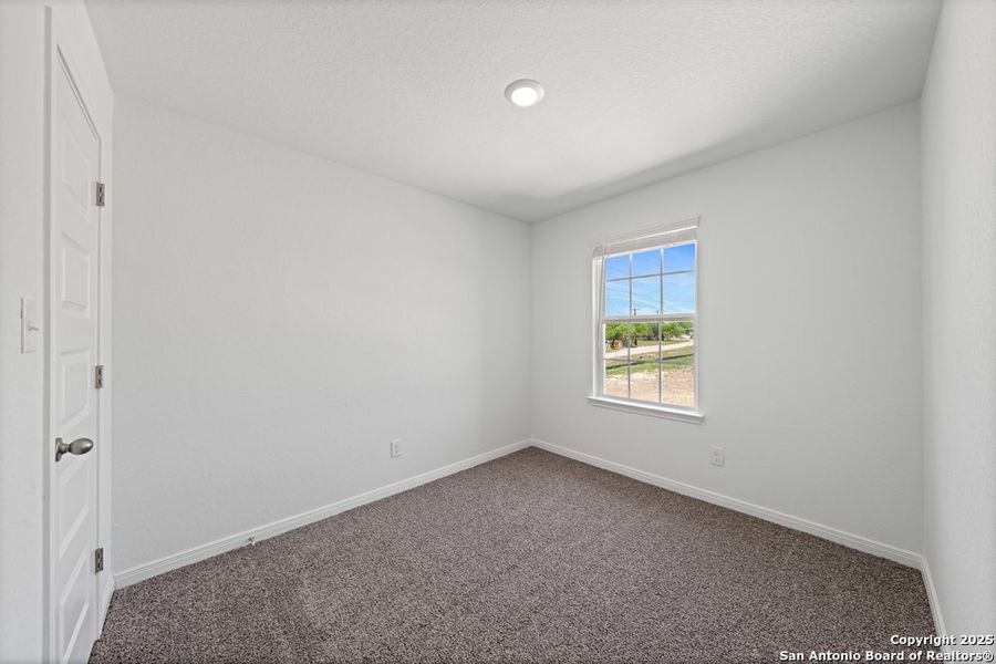 Spacious, unfurnished interior of a new home in The Preserve at Candlemeadow, San Antonio (Image 33).