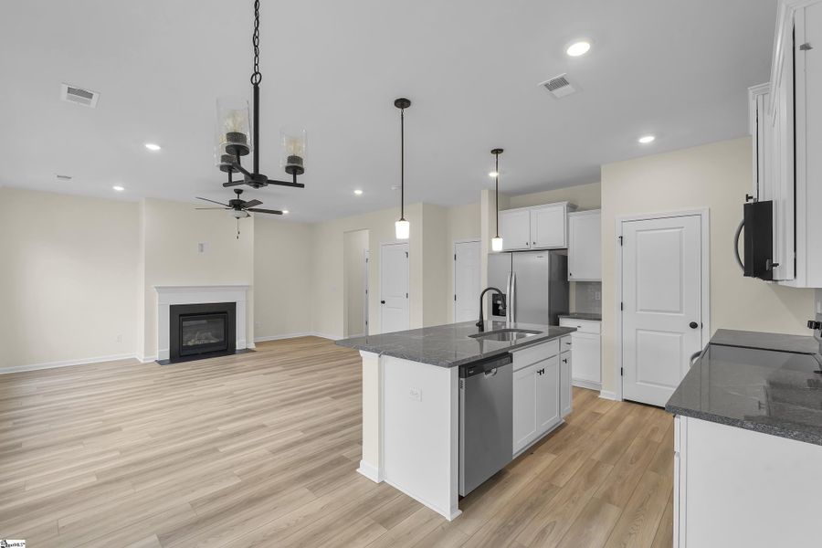 Furnished interior view inside a new home in Sedona, Greenville (Image 5).