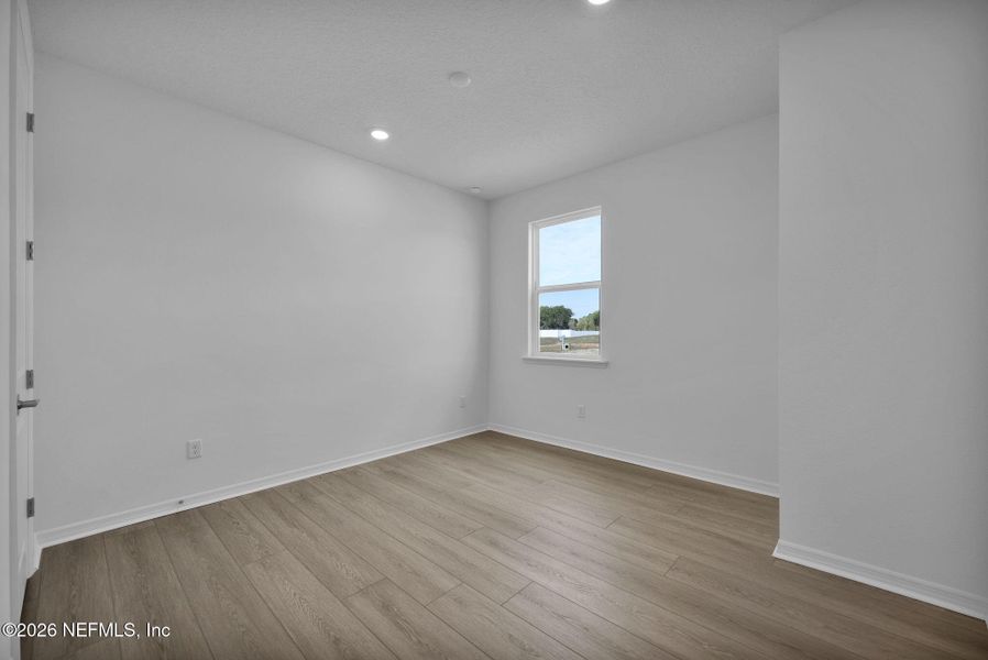 Spacious, unfurnished interior of a new home in Murray Farms, Middleburg (Image 26).