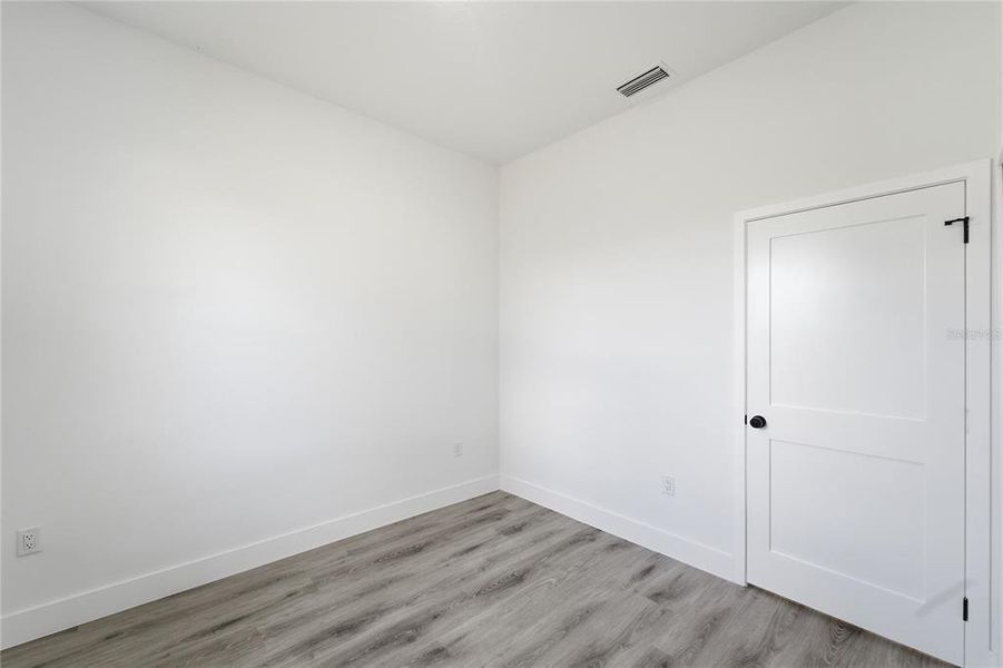 Spacious, unfurnished interior of a new home in , Ocala (Image 31).