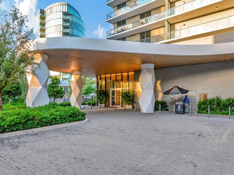 Condo located in Tampa, FL showcasing its design and architecture (Image 29). Condo located in Tampa, FL showcasing its design and architecture (Image 29).