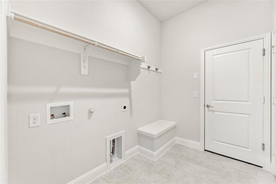 Spacious, unfurnished interior of a new home in Stone River Glen 60s, Royse City (Image 23).