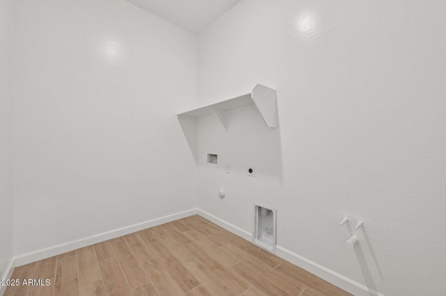 21-web-or-mls-E Stirrup St-S1212-021 21-web-or-mls-E Stirrup St-S1212-021