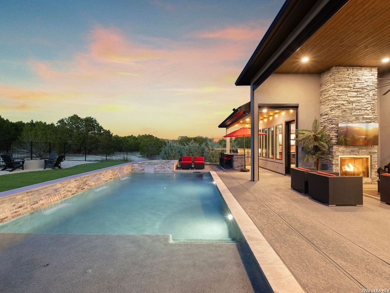 Exterior details and patio area of a home in , Canyon Lake (Image 33).