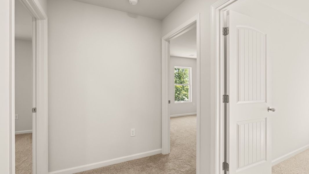 Representative unfurnished interior of a home built from the Robie by D.R. Horton in Braselton Village, Braselton (Image 27).