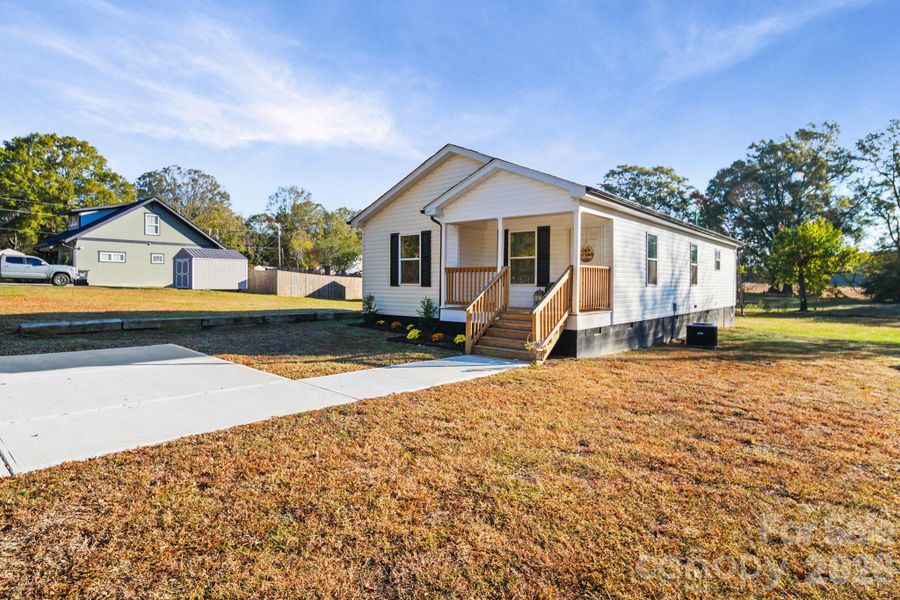 Exterior details and patio area of a home in , Cherryville (Image 20).