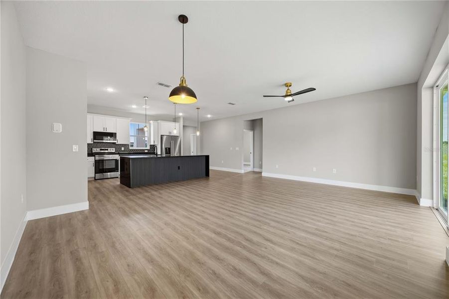 Spacious, unfurnished interior of a new home in , Winter Haven (Image 44).