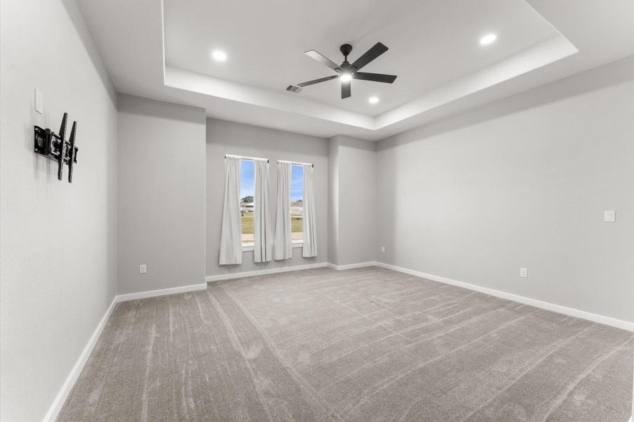 Spacious, unfurnished interior of a new home in , Rosharon (Image 46).