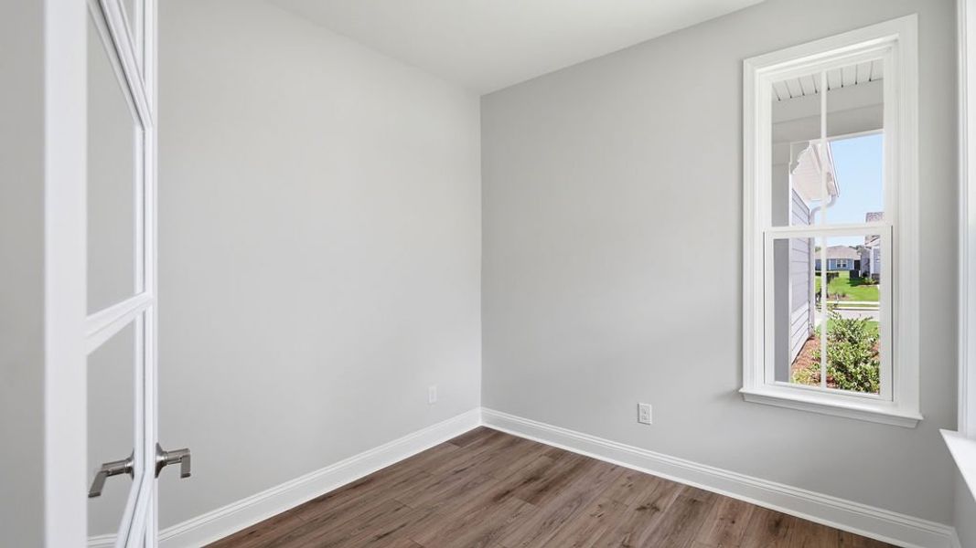 Spacious, unfurnished interior of a new home in Sun City Hilton Head, Bluffton (Image 31).