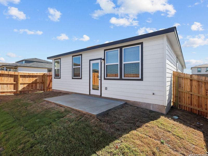 Exterior details and patio area of a home in Applewhite Meadows, San Antonio (Image 3).