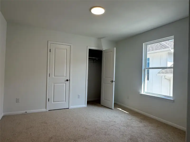 Spacious, unfurnished interior of a new home in Porter Country, Buda (Image 17). Spacious, unfurnished interior of a new home in Porter Country, Buda (Image 17).