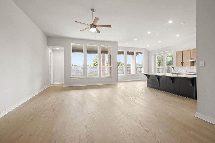 Spacious, unfurnished interior of a new home in ARTAVIA, Conroe (Image 21).