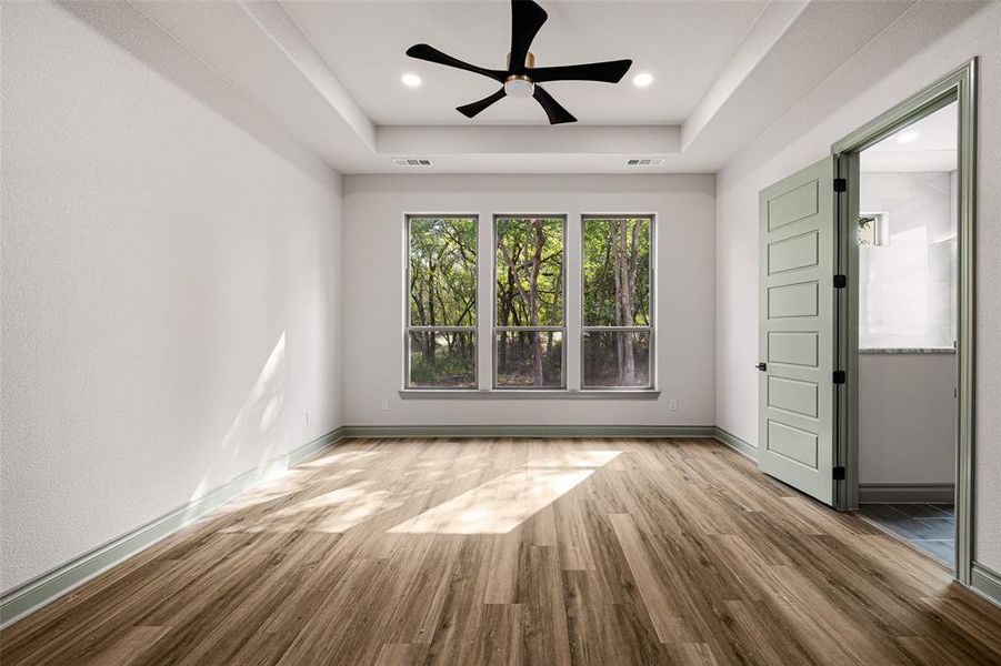 Spacious, unfurnished interior of a new home in , Granbury (Image 23).