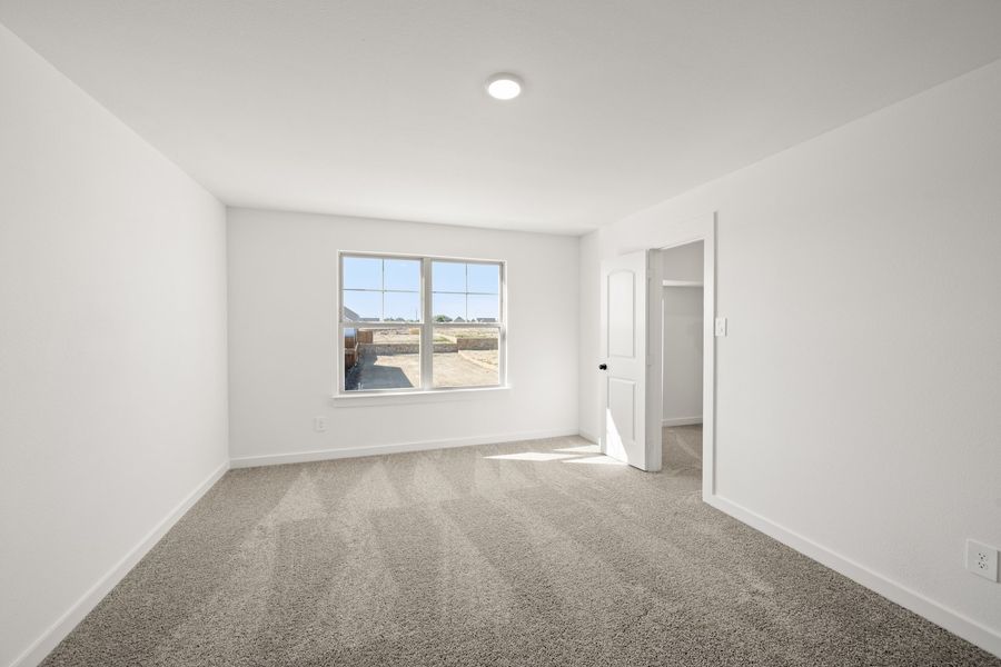 Spacious, unfurnished interior of a new home in Country Hollow Sales Phase 1, Willow Park (Image 23).
