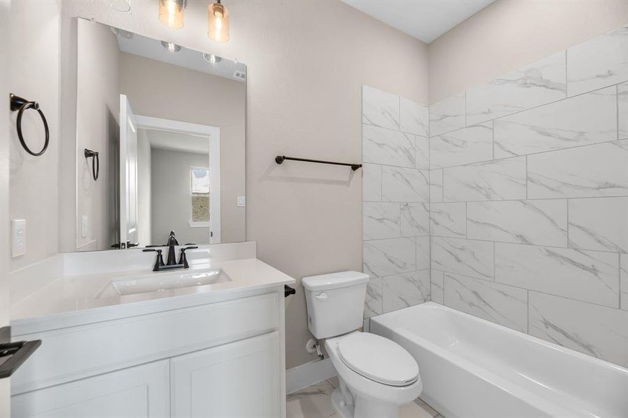 Furnished interior view inside a new home in Fannin Ranch, Leonard (Image 9). Furnished interior view inside a new home in Fannin Ranch, Leonard (Image 9).