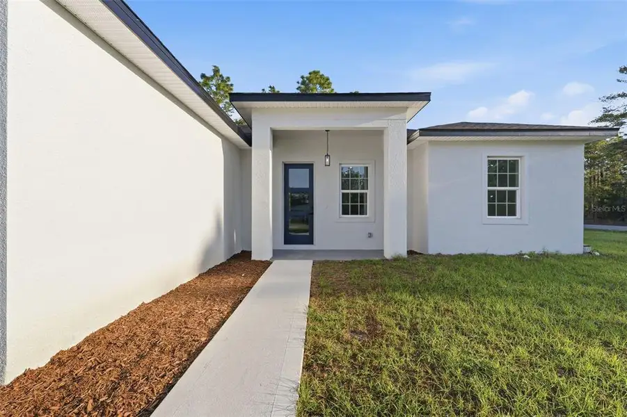 Exterior details and patio area of a home in , Dunnellon (Image 23). Exterior details and patio area of a home in , Dunnellon (Image 23).
