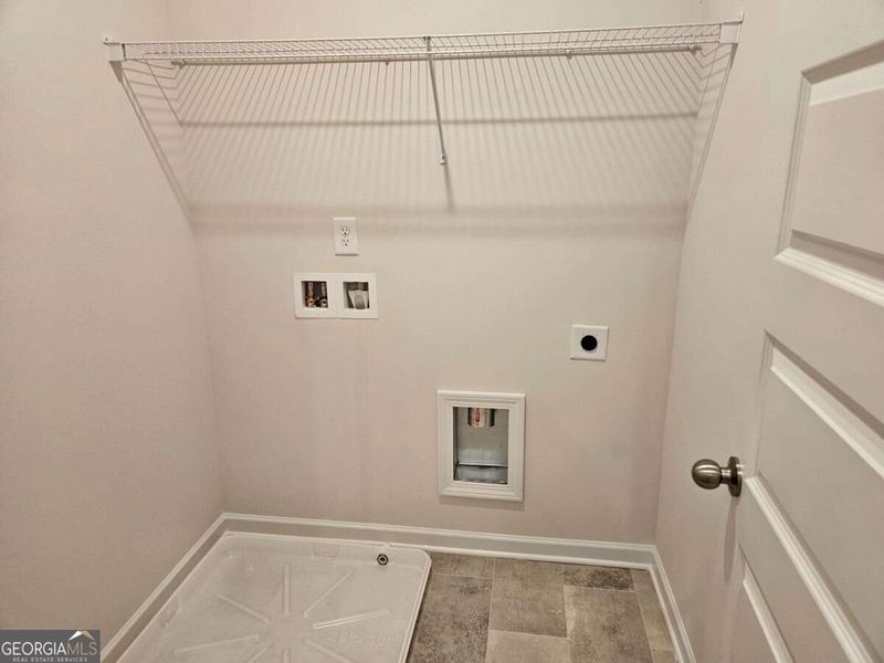 Spacious, unfurnished interior of a new home in Maddox Station, Eatonton (Image 33). Spacious, unfurnished interior of a new home in Maddox Station, Eatonton (Image 33).
