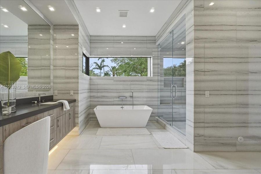 Furnished interior view inside a new home in , Pinecrest (Image 10).