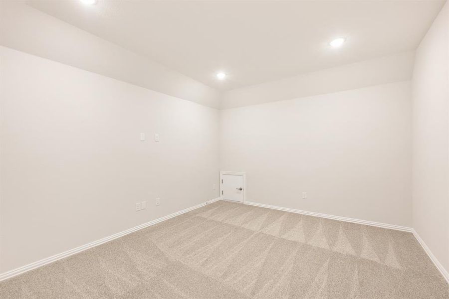 Spacious, unfurnished interior of a new home in Creekview Meadows, Pilot Point (Image 25).
