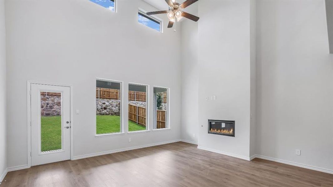 Spacious, unfurnished interior of a new home in The Landing at Hidden Lakes, McKinney (Image 15). Spacious, unfurnished interior of a new home in The Landing at Hidden Lakes, McKinney (Image 15).