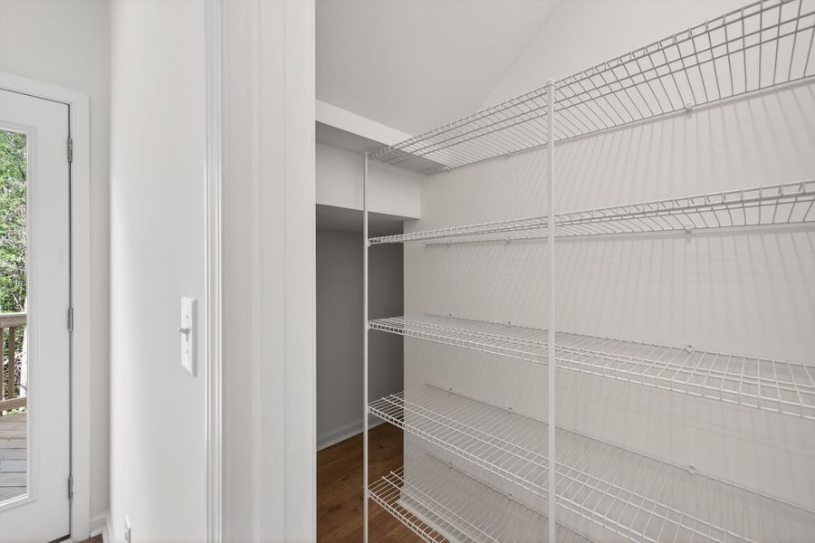 Spacious, unfurnished interior of a new home in Edgewater - Lakeview Point, Lancaster (Image 27).