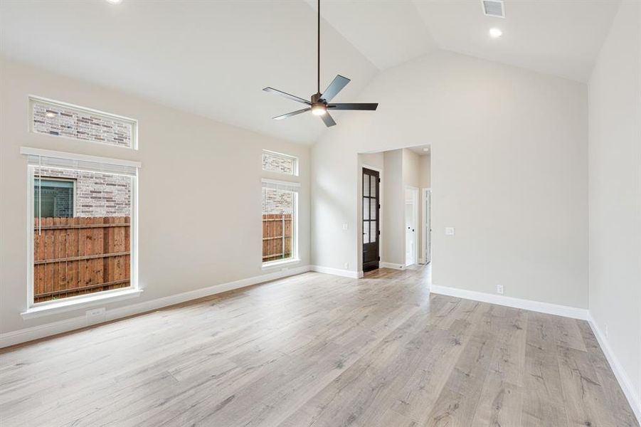 Spacious, unfurnished interior of a new home in Star Ranch, Godley (Image 15).