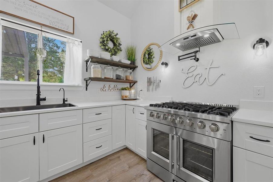 Furnished interior view inside a new home in , Gainesville (Image 17).