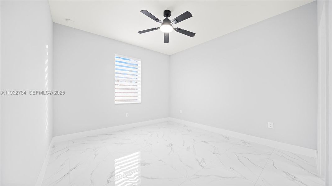 Spacious, unfurnished interior of a new home in , Lehigh Acres (Image 12).