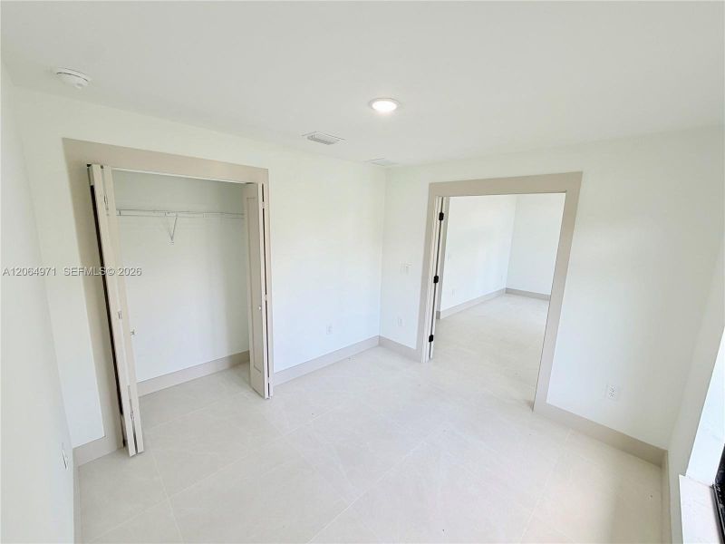 Spacious, unfurnished interior of a new home in , Lehigh Acres (Image 53).