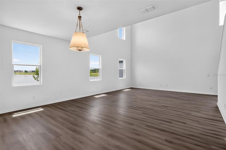 Spacious, unfurnished interior of a new home in , Kissimmee (Image 15).