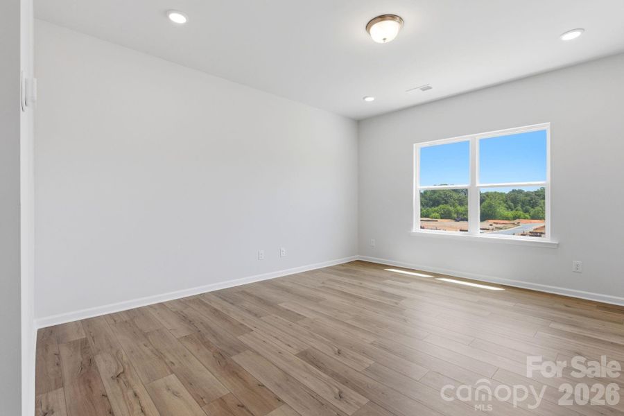 Spacious, unfurnished interior of a new home in Catawba Trace, Catawba (Image 30).