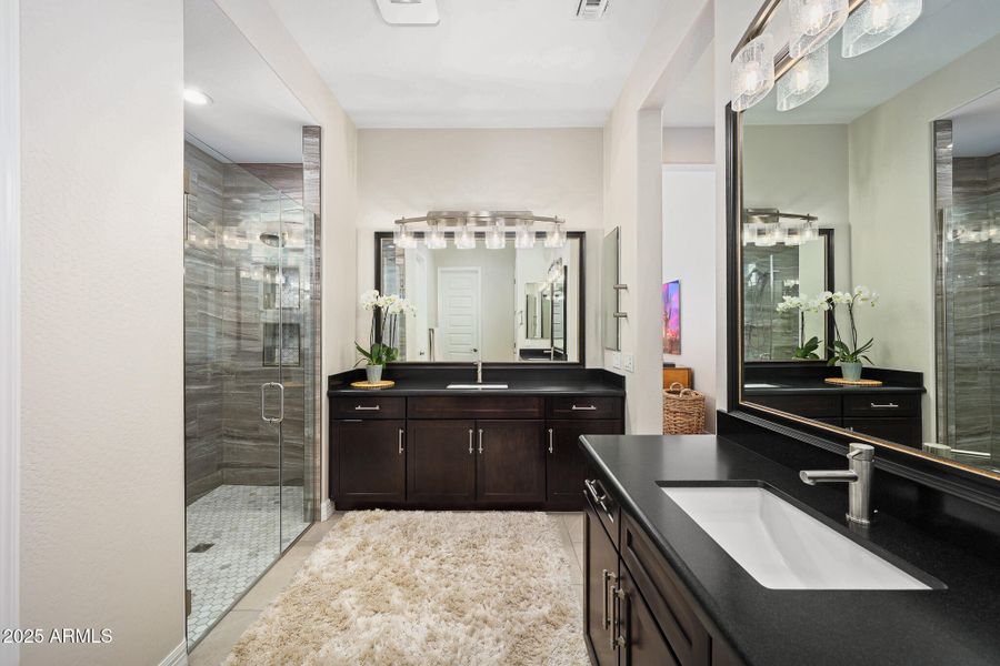 Owners' Suite Owners' Suite