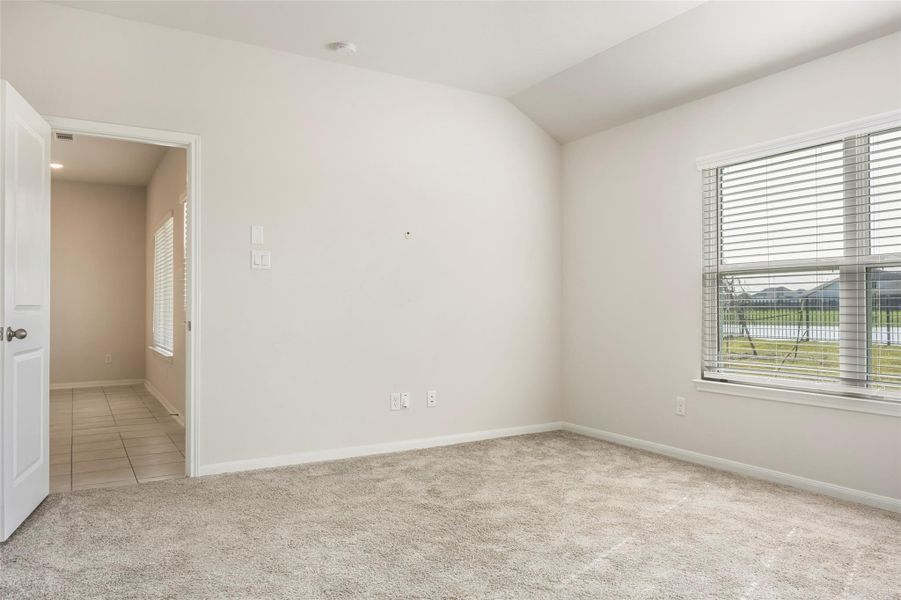 Spacious, unfurnished interior of a new home in Sunterra, Katy (Image 17).