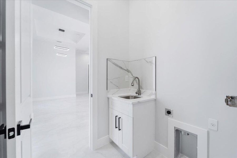 Furnished interior view inside a new home in , Lehigh Acres (Image 3).