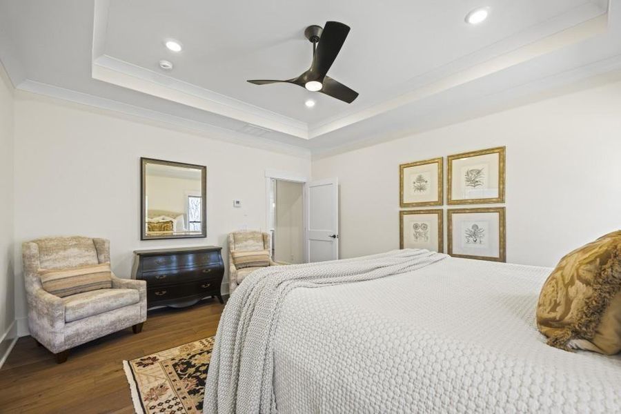 Furnished interior view inside a new home in , Toccoa (Image 12).