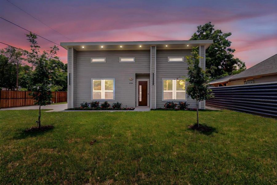 Front exterior of a new home in , Dallas, TX, highlighting curb appeal (Image 24). Front exterior of a new home in , Dallas, TX, highlighting curb appeal (Image 24).