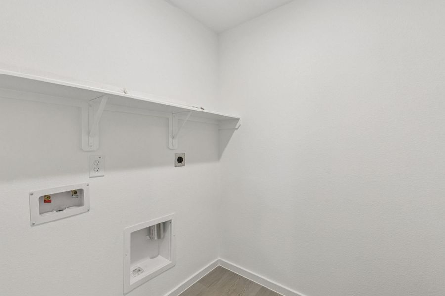 Spacious, unfurnished interior of a new home in Decker Farms, Magnolia (Image 24).