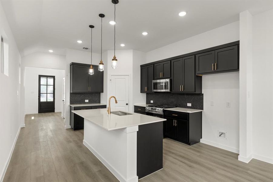 09. 14200 Gallatin - Kitchen (2)