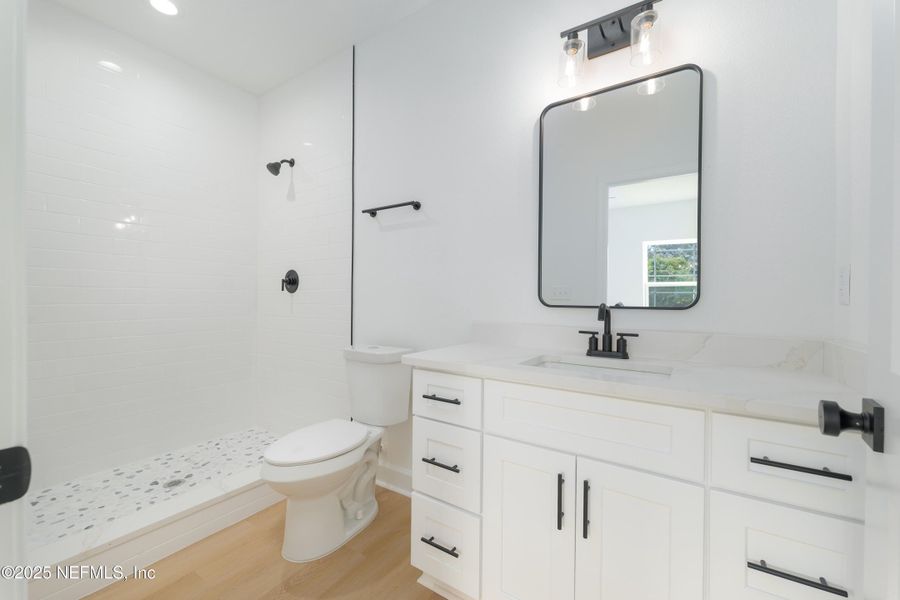 Furnished interior view inside a new home in , Middleburg (Image 10).