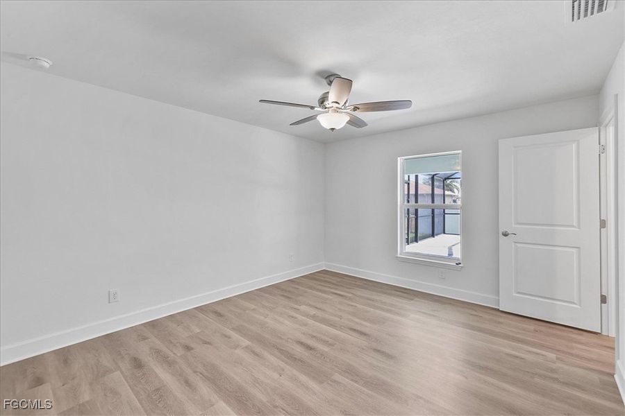 Spacious, unfurnished interior of a new home in Cape Coral, Cape Coral (Image 26).