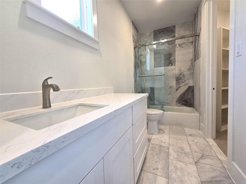 En-suire bathroom in Bedroom 4