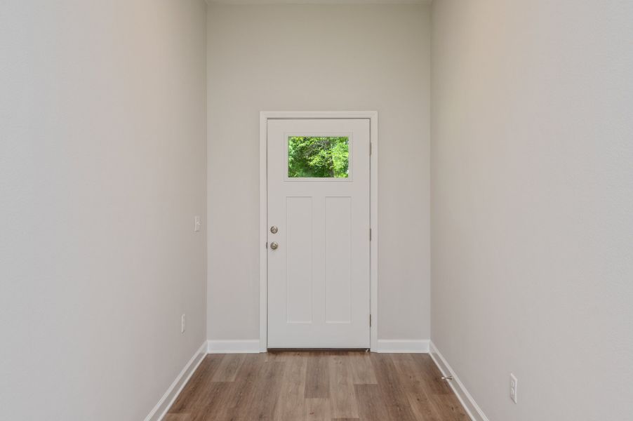 Spacious, unfurnished interior of a new home in Barton's Bend, Crestview (Image 20). Spacious, unfurnished interior of a new home in Barton's Bend, Crestview (Image 20).