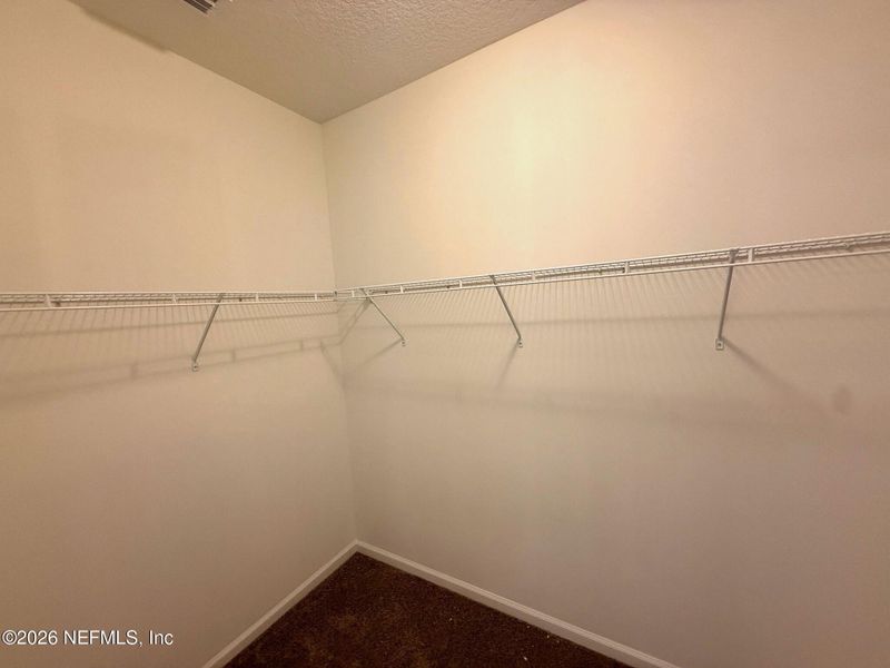 Spacious, unfurnished interior of a new home in , Jacksonville (Image 17).