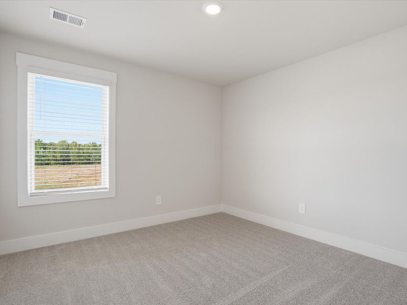 Spacious, unfurnished interior of a new home in Ashby Woods, Boiling Springs (Image 15).