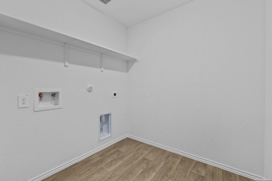 Spacious, unfurnished interior of a new home in Arroyo Ranch, Seguin (Image 22). Spacious, unfurnished interior of a new home in Arroyo Ranch, Seguin (Image 22).