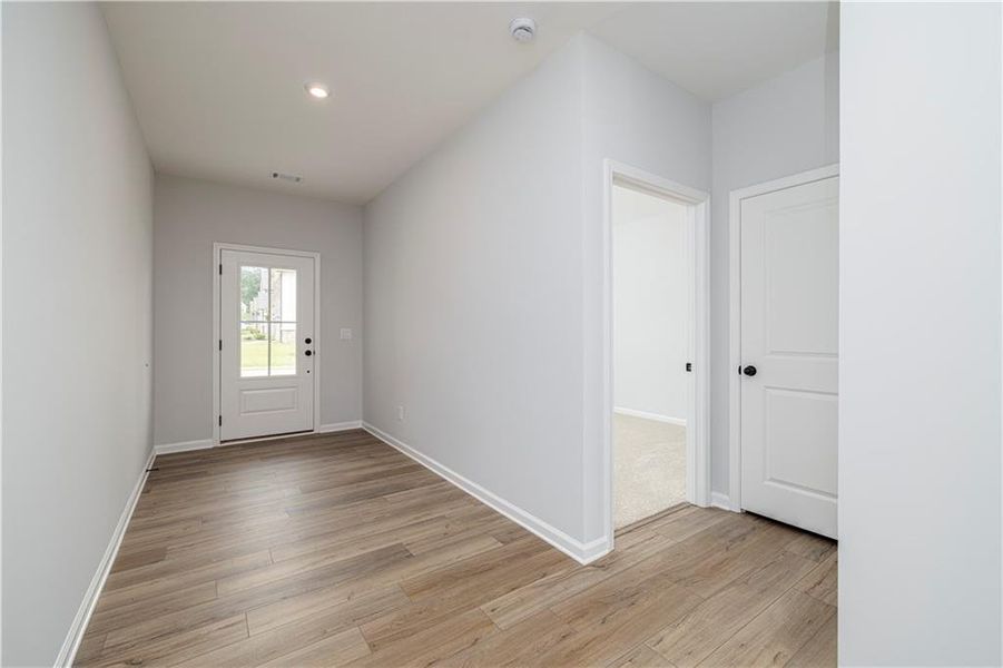 Spacious, unfurnished interior of a new home in Riverside Ridge, Lawrenceville (Image 15).