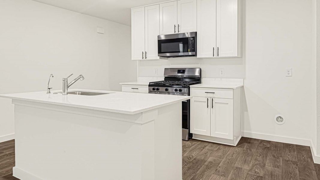 Furnished interior view inside a new home in Milo Farms, Rosenberg (Image 8).
