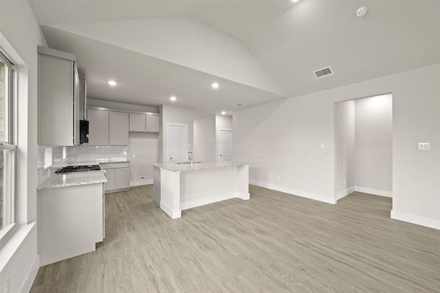 Image 28 of a home in Llano Springs.