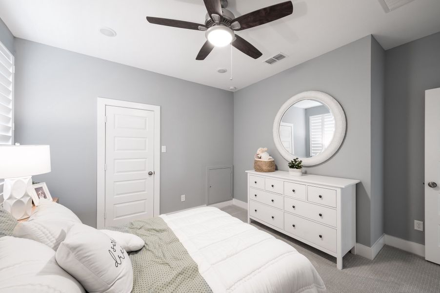 Representative furnished interior of a home built from the Verdin by Tri Pointe Homes in Pecan Ridge, Fulshear (Image 10).