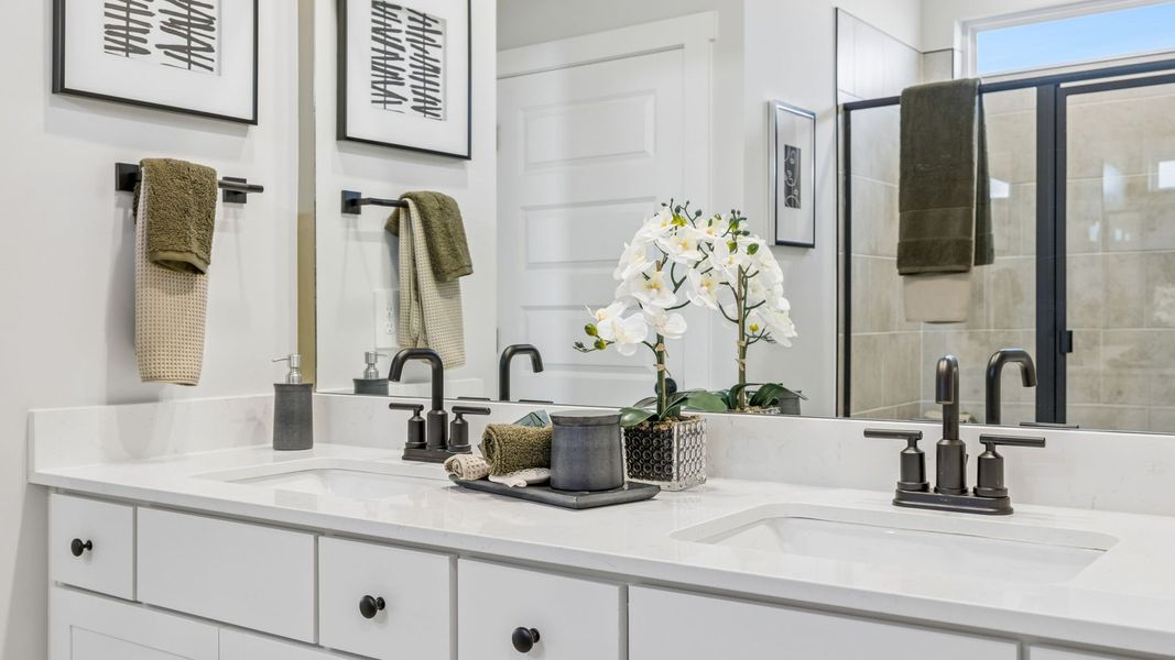 Representative interior finishes for a home built from the Manning by D.R. Horton in Reserve at Hickory Ridge, Columbia (Image 24).